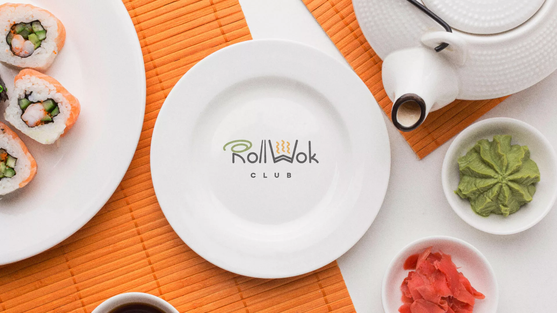 Разработка логотипа и фирменного стиля суши-бара «Roll Wok Club» в Морозовске